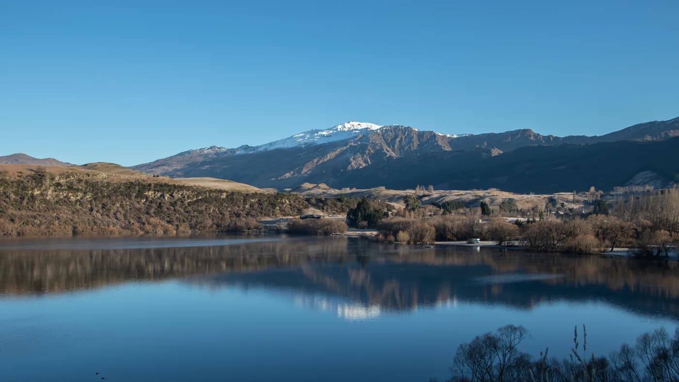 新西兰山湖景色